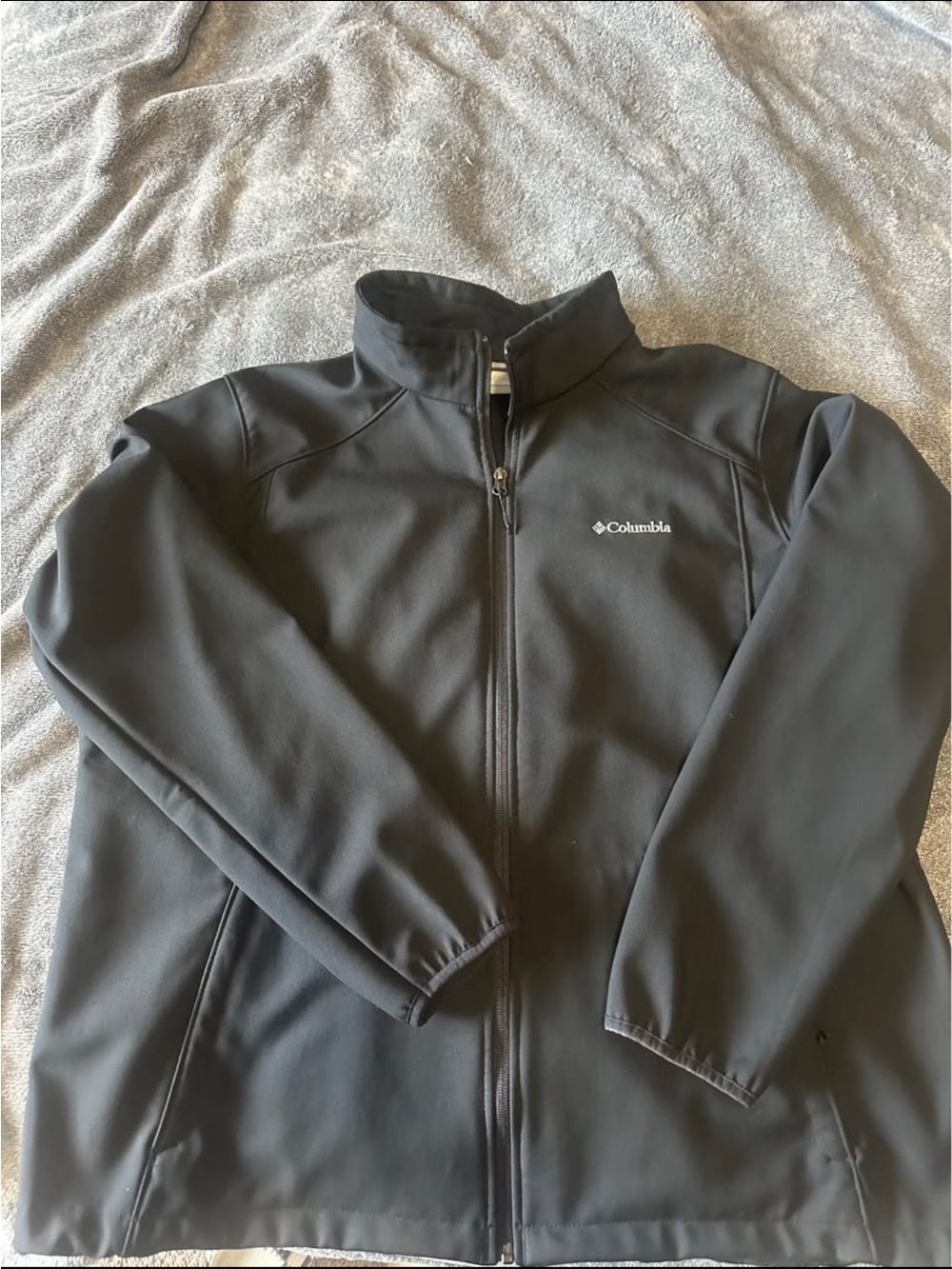 Columbia women’s Black Softshell Jacket - Lightweight Weather Protection
